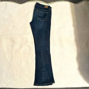 Women’s skinny kick jeans
